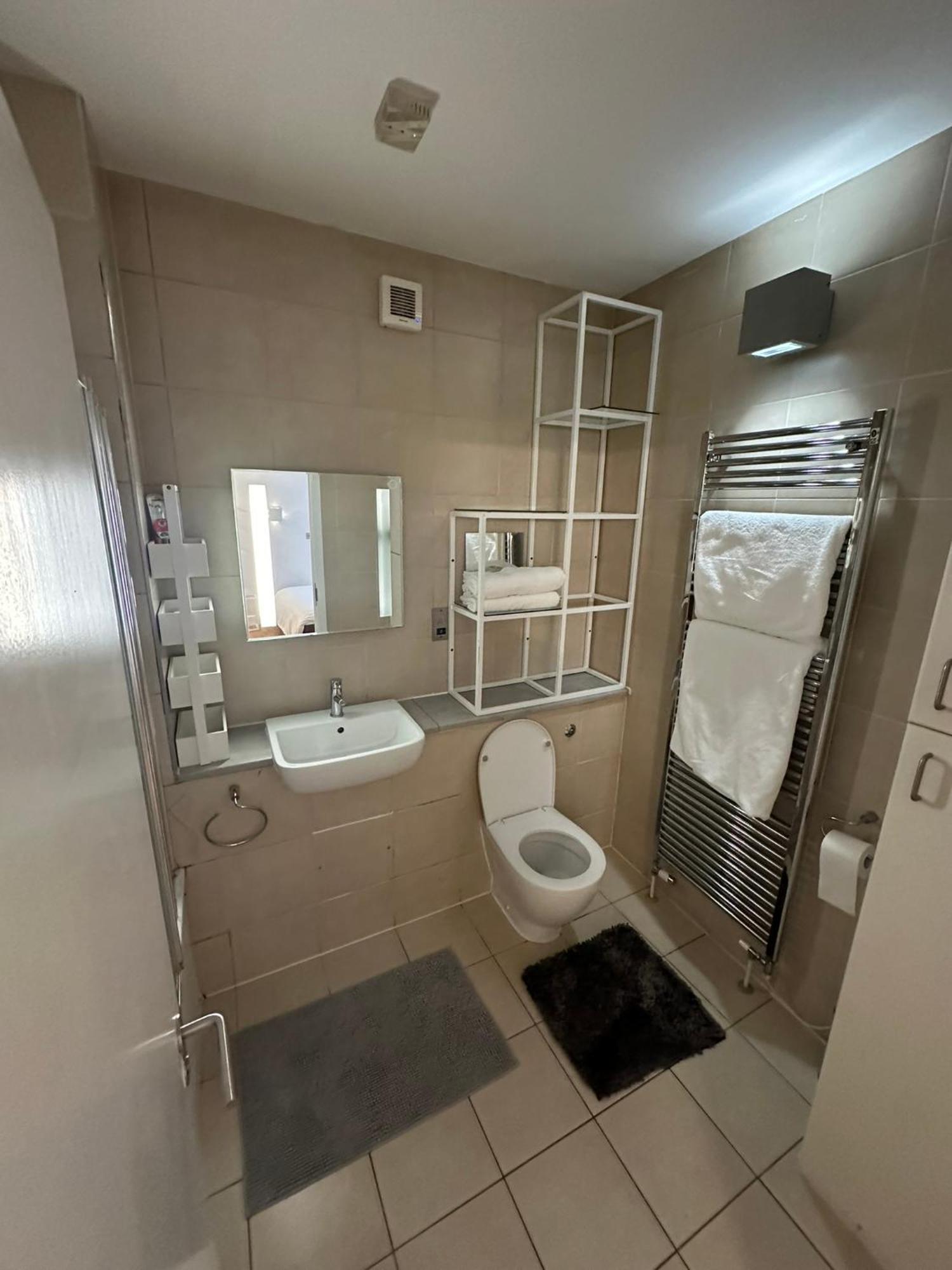 Double Bedroom With Private En-Suite London Exterior photo